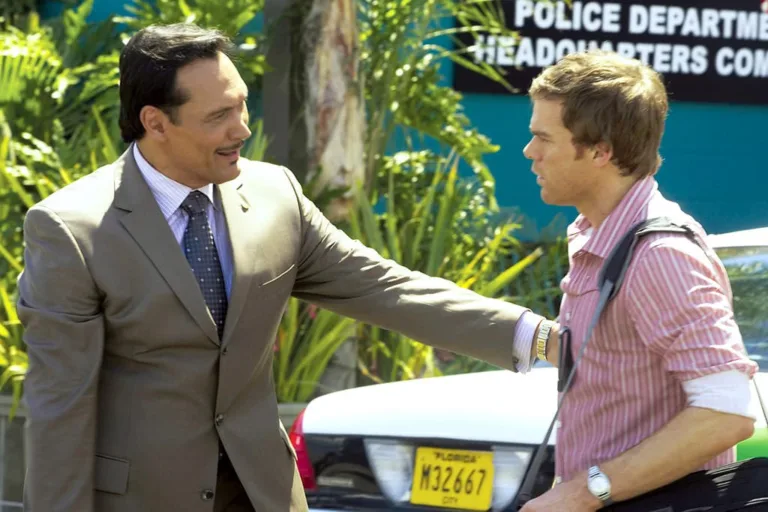Jimmy Smits as Miguel Prado and Michael C. Hall as Dexter (Season 3, episode 2) - Photo: Peter Iovino/Showtime