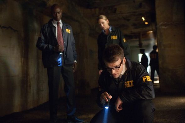 FRINGE Season 4 Episode 3 Alone In The World Photos 6 Fringe_Season_4_Episode_3_Alone_In_The_World_4-4076