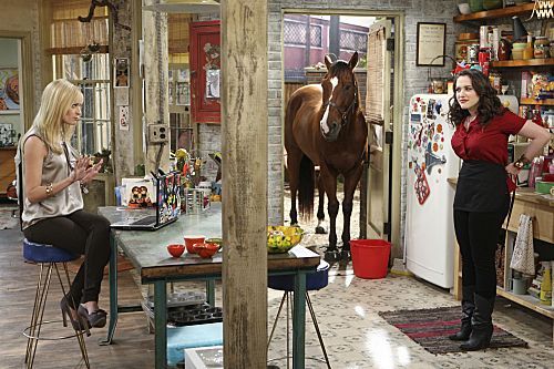 2 BROKE GIRLS Season 1 Episode 9 And The Really Petty Cash Photos 1 2 Broke Girls Season 1 Episode 9 And The Really Petty Cash 1 6249 590 700 80