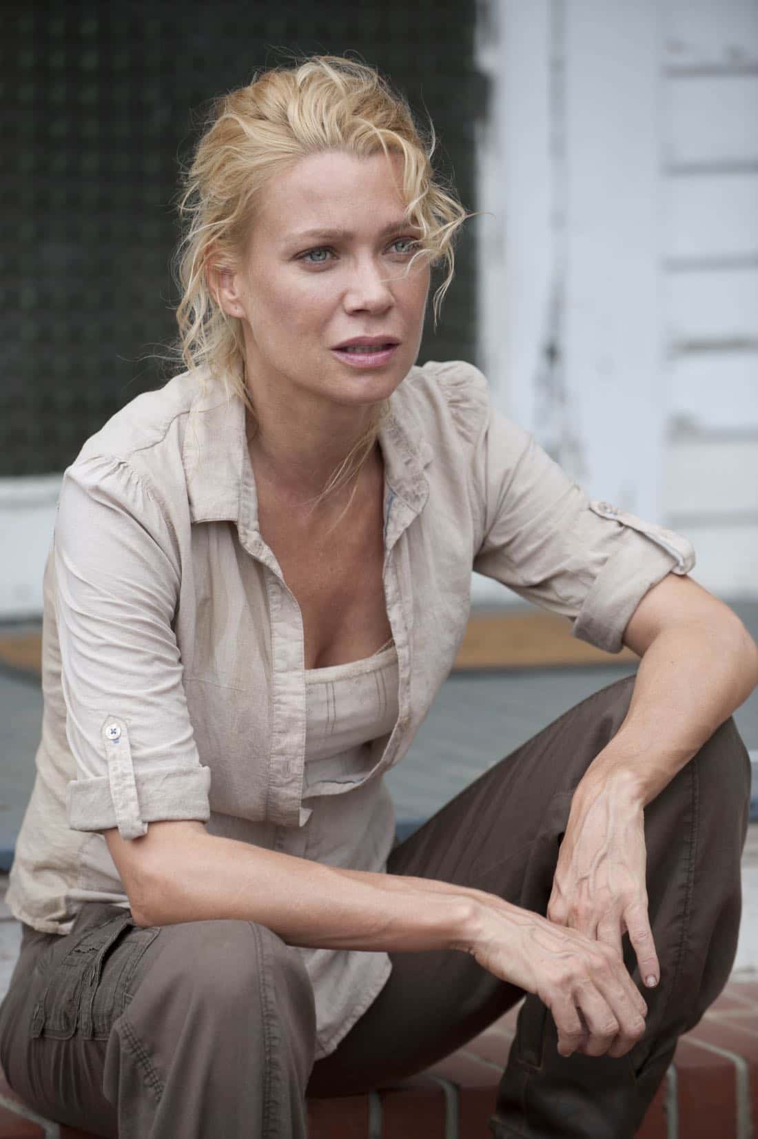 Andrea (Laurie Holden) - The Walking Dead - Season 2, Episode 5