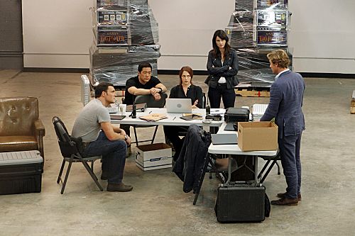 "The Crimson Hat" -- After another failed attempt to defeat Red John, Patrick Jane (Simon Baker, far right) hits rock bottom, finds a lover and shoots one of his own. Also pictured LtoR: Owain Yeoman, Tim Kang, Amanda Righetti, and Robin Tunney on the fourth season finale of THE MENTALIST on Thursday, May 17 (10:00-11:00 p.m. ET/PT) on the CBS Television Network. Photo: Sonja Flemming/CBS ©2012 CBS Broadcasting, Inc. All Rights Reserved. #WhereIsJane "The Crimson Hat" -- After another failed attempt to defeat Red John, Patrick Jane (Simon Baker, far right) hits rock bottom, finds a lover and shoots one of his own. Also pictured LtoR: Owain Yeoman, Tim Kang, Amanda Righetti, and Robin Tunney on the fourth season finale of THE MENTALIST on Thursday, May 17 (10:00-11:00 p.m. ET/PT) on the CBS Television Network. Photo: Sonja Flemming/CBS ©2012 CBS Broadcasting, Inc. All Rights Reserved. #WhereIsJane