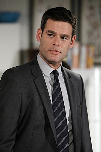 THE MENTALIST Season 5 Episode 1 The Crimson Ticket Photos 6 Ivan Sergei guest stars as FBI Agent Gabe Mancini The Mentalist