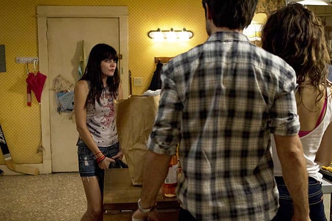 SHAMELESS Season 3 Episode 4 The Helpful Gallaghers Photos 7 SHAMELESS Season 3 Episode 4 The Helpful Gallaghers