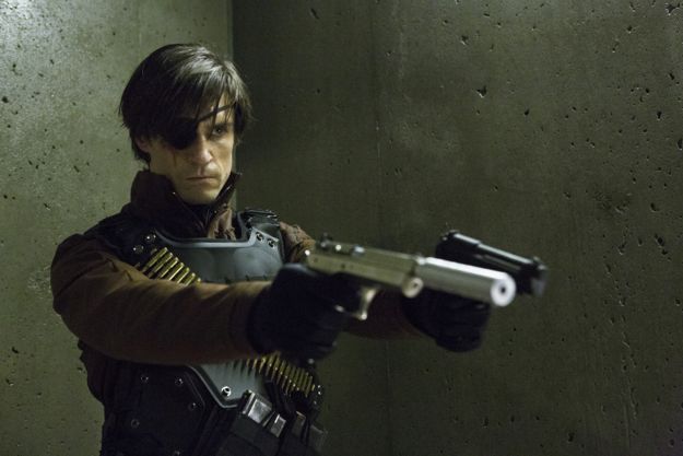 ARROW Season 1 Episode 20 Home Invasion Photos 9 Home Invasion