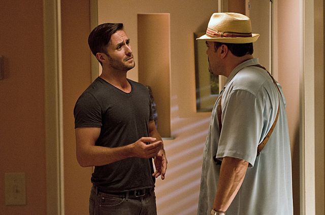 Darri Ingolfsson as Saxon and David Zayas as Angel Batista in Dexter