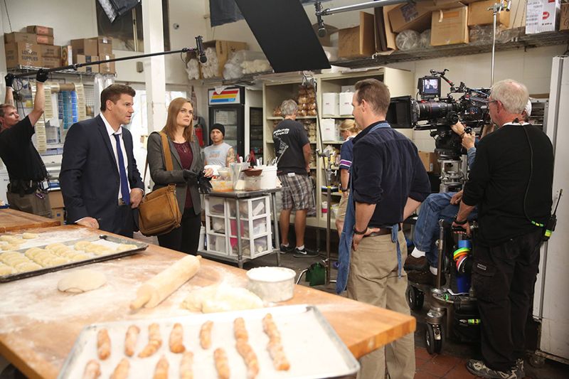 Bones-TheBakerInTheBits_BTS_0450