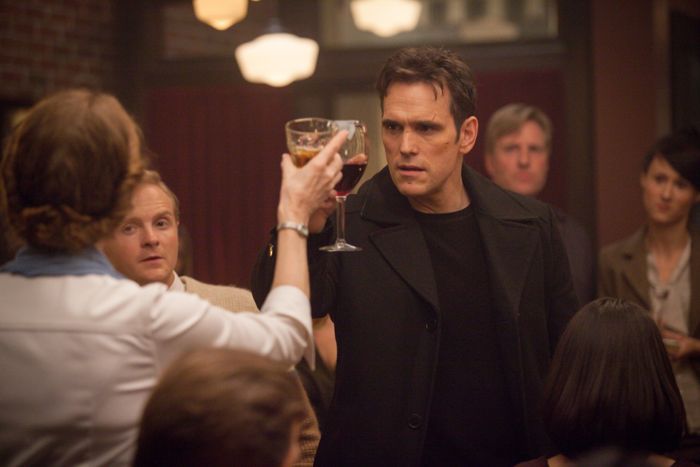 Wayward Pines season 1 episode 4 : Ethan(Matt Dillon) has some information to share with the town in the "One of Our Senior Realtors Has Chosen to Retire" episode of WAYWARD PINES airing Thursday, June 4 (9:00-10:00 PM ET/PT) on FOX. ©2015 Fox Broadcasting Co. Cr: Liane Hentscher/FOX
