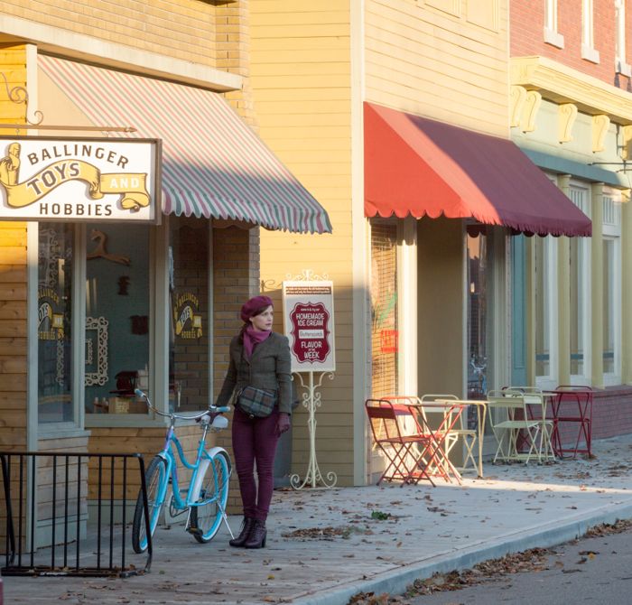 WAYWARD PINES:  Kate (Carla Gugino) in the "One of Our Senior Realtors Has Chosen to Retire" episode of WAYWARD PINES airing Thursday, June 4 (9:00-10:00 PM ET/PT) on FOX.  ©2015 Fox Broadcasting Co.  Cr:  Liane Hentscher/FOX
