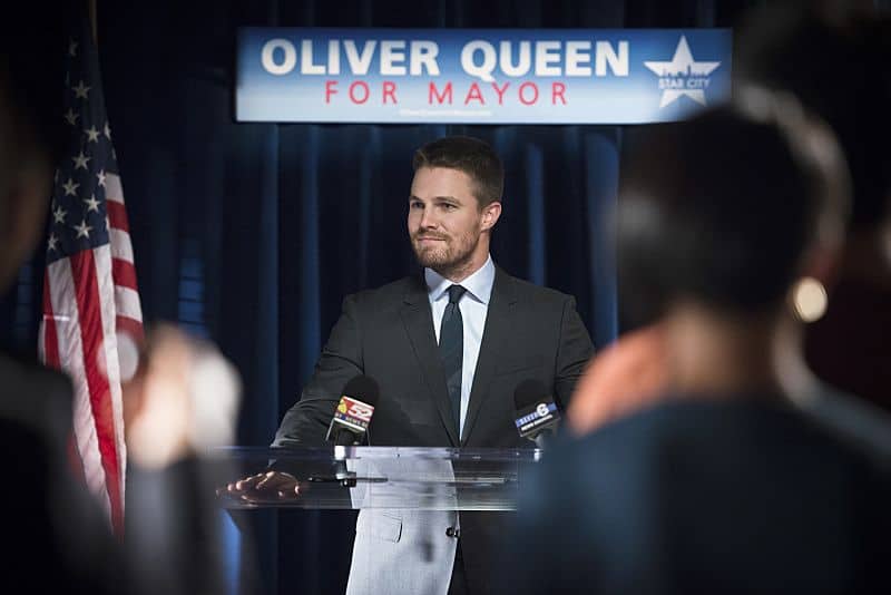 Arrow -- "Beyond Redemption" Stephen Amell as Oliver Queen -- Photo: Diyah Pera/ The CW