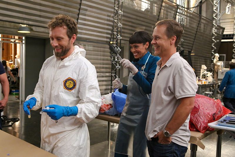 Bones_ep1105-BTS_025