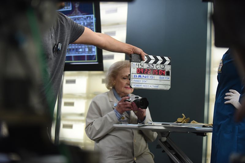 Bones-Ep1104_Carpals3-ScBTS_00054