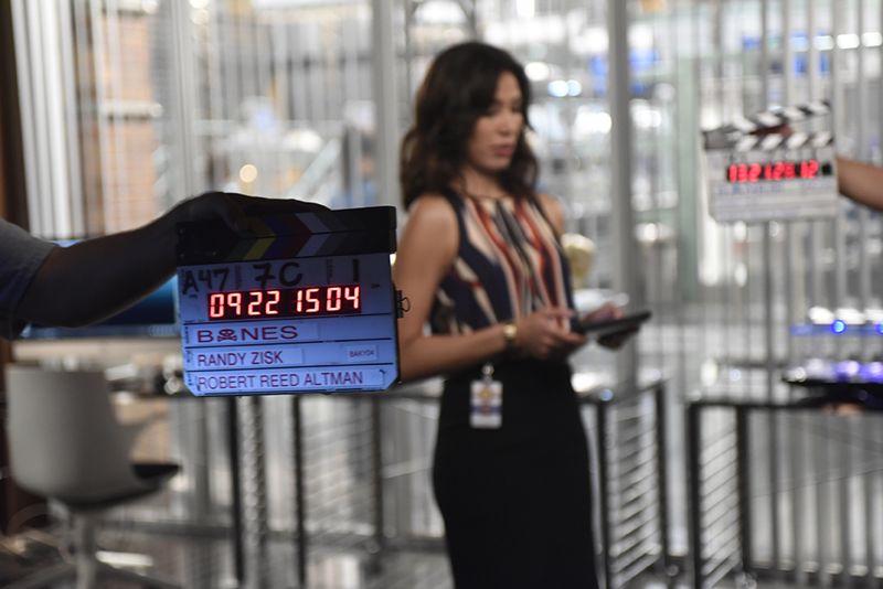 Bones-Ep1104_Carpals3-ScBTS_00018