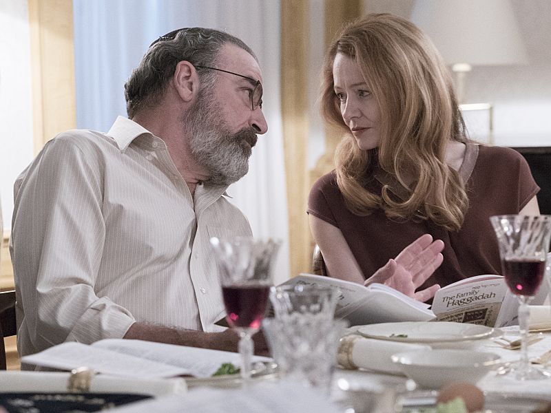 Mandy Patinkin as Saul Berenson and Miranda Otto as Alison Carr in Homeland (Season 5, Episode 04). - Photo: Stephan Rabold/SHOWTIME - Photo ID: Homeland_504_5702.R