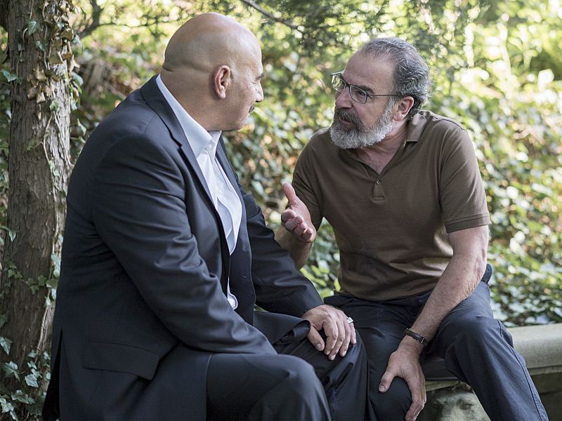 Igal Naor as General Youssef and Mandy Patinkin as Saul Berenson in Homeland (Season 5, Episode 04). - Photo: Stephan Rabold/SHOWTIME - Photo ID: Homeland_504_4631.R