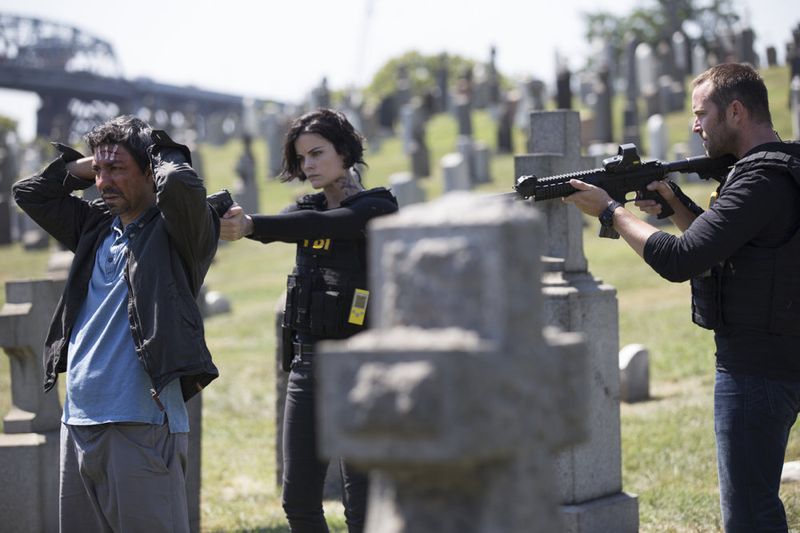 BLINDSPOT -- "Split The Law" Episode 105 -- Pictured: (l-r) Ayman Samman as Dodi, Jaimie Alexander as Jane Doe, Sullivan Stapleton as Kurt Weller -- (Photo by: Paul Sarkis/NBC)