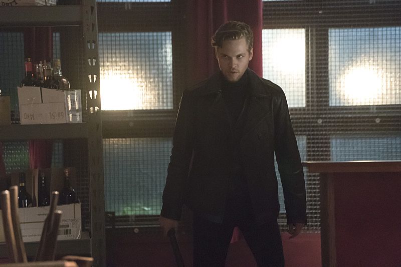 Arrow -- "The Candidate" -- Image AR402A_0256b -- Pictured: Alexander Calvert as Lonnie Machin -- Photo: Katie Yu /The CW -- ÃÂ© 2015 The CW Network, LLC. All Rights Reserved.