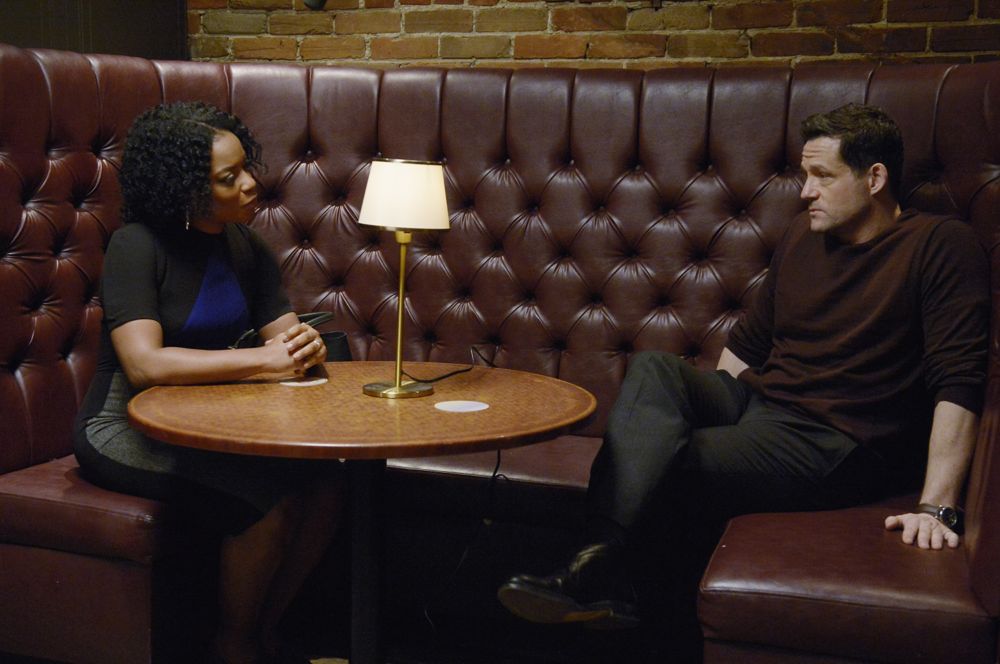 QUANTICO - "Clear" - This week the NATS learn how to source information from confidential informants, but when they test their skills in the real world, they soon realize being an agent is not as easy as it seems. Meanwhile, in the future, Alex and a fellow agent find themselves in a life or death situation when they are forced to provide classified information that could result in deadly consequences on "Quantico" SUNDAY, MARCH 13 (10:00-11:00 EDT) on the ABC Television Network. (ABC/Phillippe Bosse) AUNJANUE ELLIS, JOSH HOPKINS