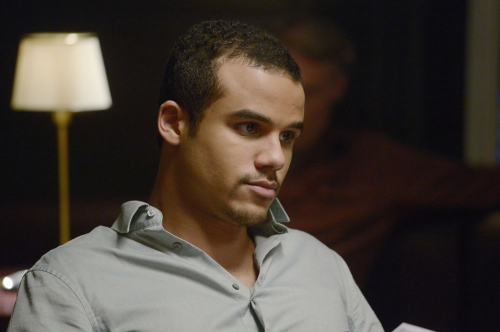 QUANTICO - "Clear" - This week the NATS learn how to source information from confidential informants, but when they test their skills in the real world, they soon realize being an agent is not as easy as it seems. Meanwhile, in the future, Alex and a fellow agent find themselves in a life or death situation when they are forced to provide classified information that could result in deadly consequences on "Quantico" SUNDAY, MARCH 13 (10:00-11:00 EDT) on the ABC Television Network. (ABC/Phillippe Bosse) JACOB ARTIST