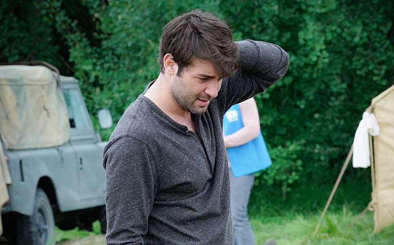 "Sins of the Father" -- Jackson faces the most difficult decision of his life. Also, Mitch reluctantly enlists help from his father, Max Morgan (Robin Thomas), to investigate the origin of the final set of triple helix animal bones, on ZOO, Tuesday, August 16 (9:00-10:00 PM, ET/PT), on the CBS Television Network. Pictured   James Wolk as Jackson Oz , Photo: Shane Harvey /CBSÃÂ©2016 CBS Broadcasting, Inc. All Rights Reserved