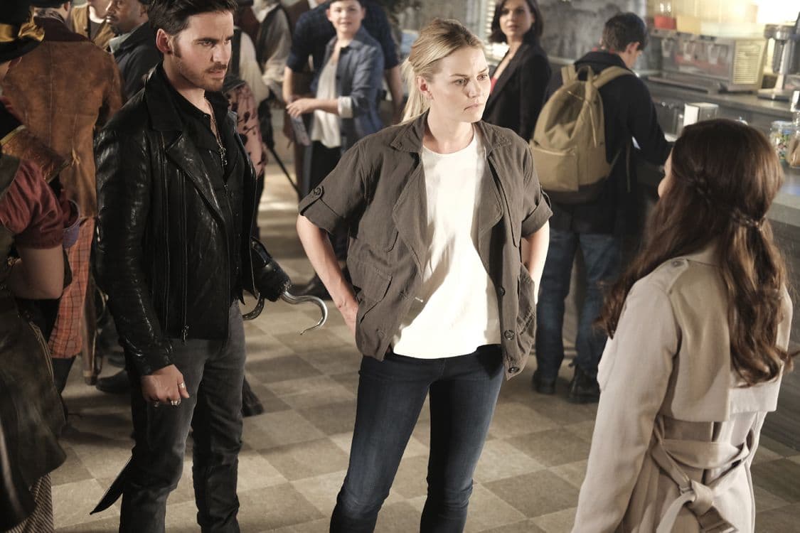 ONCE UPON A TIME - "A Bitter Draught" - When a mysterious man from the Land of Untold Stories, who has a past with the Evil Queen, arrives in Storybrooke, David and Snow work together with Regina to neutralize the threat. Belle seeks Hook's help finding a safe place to hide away from her husband, Mr. Gold. The Evil Queen continues to try to win Zelena over to her side, while Emma resumes her therapy sessions with Archie and shares her terrifying vision of the future, on "Once Upon a Time," SUNDAY, OCTOBER 2 (8:00-9:00 p.m. EDT), on the ABC Television Network. (ABC/Eike Schroter) COLIN O'DONOGHUE, JENNIFER MORRISON