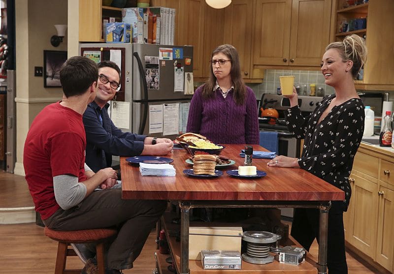 "The Dependence Transcendence" -- Pictured: Sheldon Cooper (Jim Parsons), Leonard Hofstadter (Johnny Galecki), Amy Farrah Fowler (Mayim Bialik) and Penny (Kaley Cuoco). Tensions rise when the boys struggle to complete their government project on time and Sheldon tries an energy drink to stay awake. Also, Penny and Amy go to a "party" at Bert (Brian Posehn) the geologist's house and Kooothrappali learns Bernadette's true feelings about her pregnancy when they clean out the future baby room, on THE BIG BANG THEORY, Monday, Oct. 3 (8:00-8:31 PM, ET/PT), on the CBS Television Network. Dean Norris returns as Air Force Representative Colonel Williams. Photo: Michael Yarish/Warner Bros. Entertainment Inc. é 2016 WBEI. All rights reserved.
