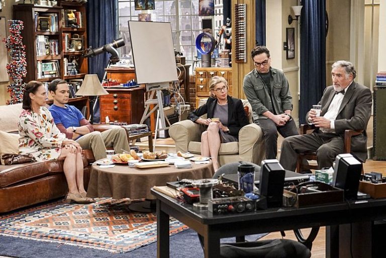 THE BIG BANG THEORY Season 10 Episode 1 Photos The Conjugal Conjecture