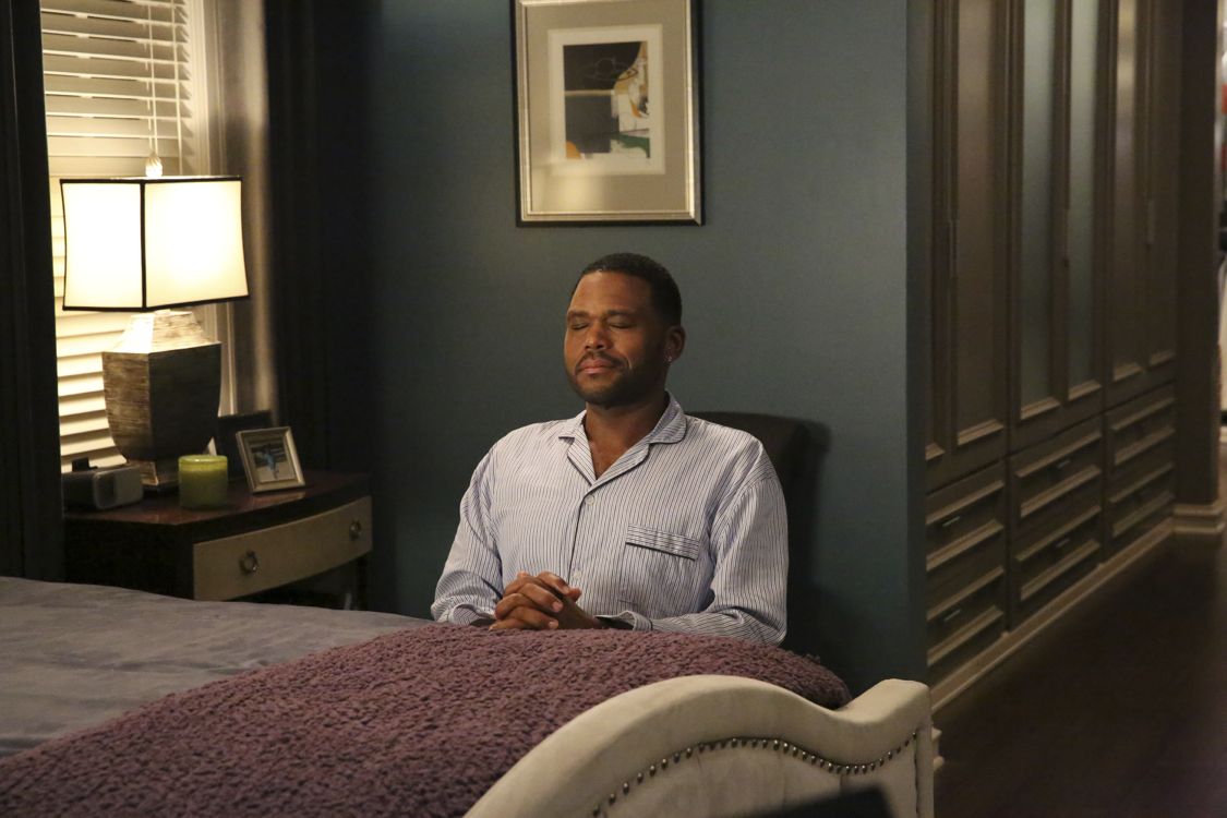 BLACK-ISH - "God" - When Dre discovers that Zoey is questioning her belief in God, he undergoes a crisis of faith and leans on family members and coworkers for their input. Meanwhile, Bow's brother Johan comes to stay with The Johnsons after living abroad and becomes an instant thorn in Dre's side, on "black-ish," WEDNESDAY, SEPTEMBER 28 (9:31-10:00 p.m. EDT), on the ABC Television Network." (ABC/Mitch Haaseth) ANTHONY ANDERSON