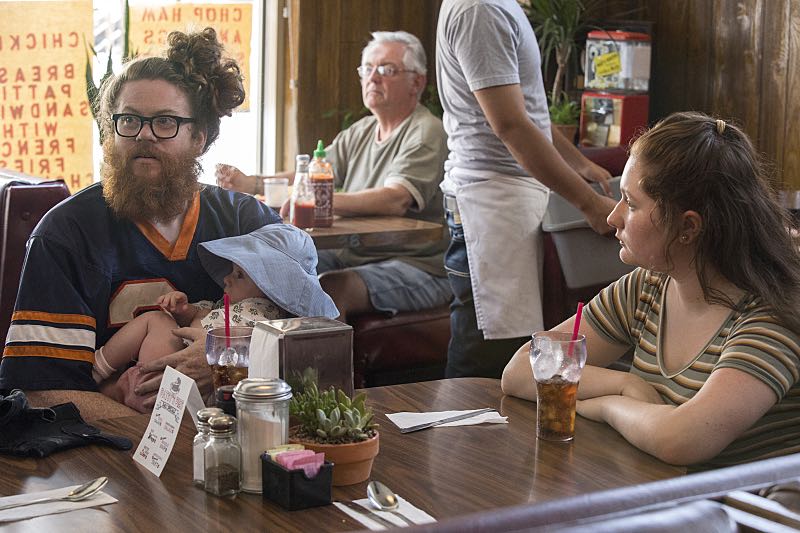 Zack Pearlman as Neil and Emma Kenney as Debbie Gallagher in Shameless (Season 7, episode 5) - Photo: Paul Sarkis/SHOWTIME - Photo ID: shameless_705_2389