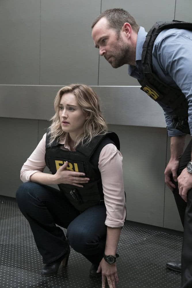 BLINDSPOT -- "Resolves Eleven Myths" Episode 207 -- Pictured: (l-r) Ashley Johnson as Patterson, Sullivan Stapleton as Kurt Weller -- (Photo by: Virginia Sherwood/NBC)