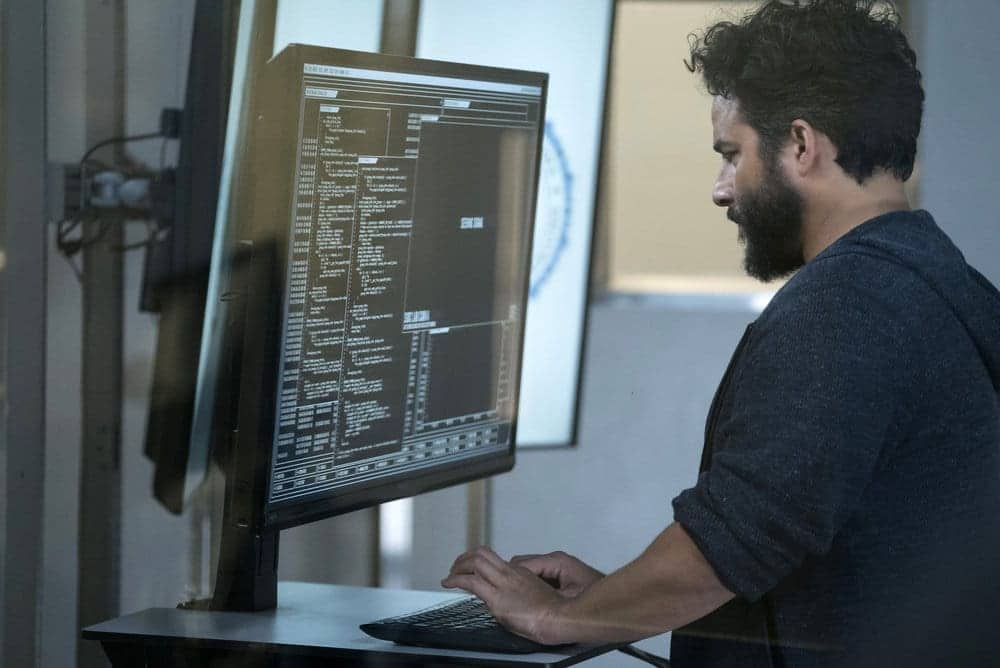 BLINDSPOT -- "Resolves Eleven Myths" Episode 207 -- Pictured: Ennis Esmer as RichDot Com -- (Photo by: Virginia Sherwood/NBC)
