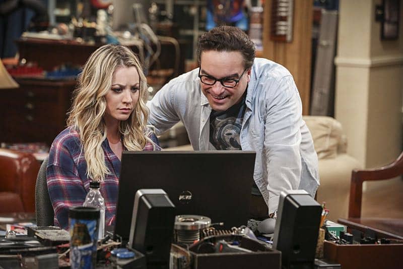 "The Fetal Kick Catalyst" -- Pictured: Penny (Kaley Cuoco) and Leonard Hofstadter (Johnny Galecki). Penny is surprised to learn she has fans of her performance in "Serial Ape-ist" when she attends Van Nuys Comic Con with Leonard. Also, Amy hosts a Sheldon-style brunch at Penny's apartment and Wolowitz makes an impulsive purchase when he starts stressing out about the baby on the way, when THE BIG BANG THEORY moves to its regular time period, Thursday, Oct. 27 (8:00-8:31 PM, ET/PT), on the CBS Television Network. Photo: Michael Yarish/Warner Bros. Entertainment Inc. ÃÂ© 2016 WBEI. All rights reserved.