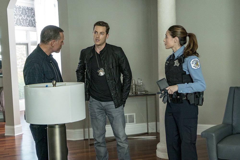 CHICAGO P.D. -- "Skin in the Game" Episode 406 -- Pictured: (l-r) Jason Beghe as Hank Voight, Jesse Lee Soffer as Jay Halstead, Marina Squerciati as Kim Burgess -- (Photo by: Matt Dinerstein/NBC)