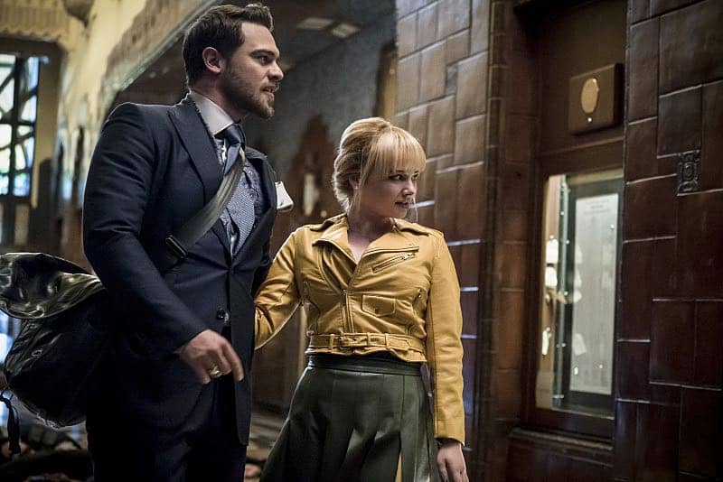 The Flash -- "The New Rouges" -- Image FLA304a_0030b.jpg -- Pictured (L-R): Grey Damon as Sam Scudder and Ashley Rickards as Rosalind Rosa Dillion -- Photo: Katie Yu/The CW -- ÃÂ© 2016 The CW Network, LLC. All rights reserved.