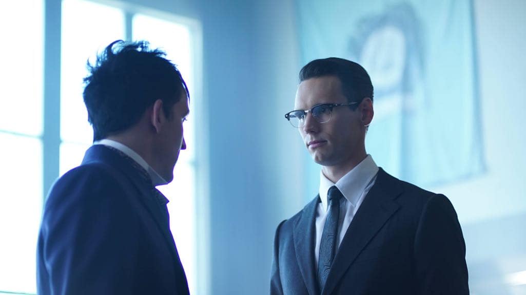GOTHAM: L-R: Robin Lord Taylor and Cory Michael Smith in the “Mad City: Follow the White Rabbit” episode of GOTHAM airing Monday, Oct. 24 (8:00-9:01 PM ET/PT) on FOX. ©2016 Fox Broadcasting Co. Cr: Nicole Rivelli/FOX.