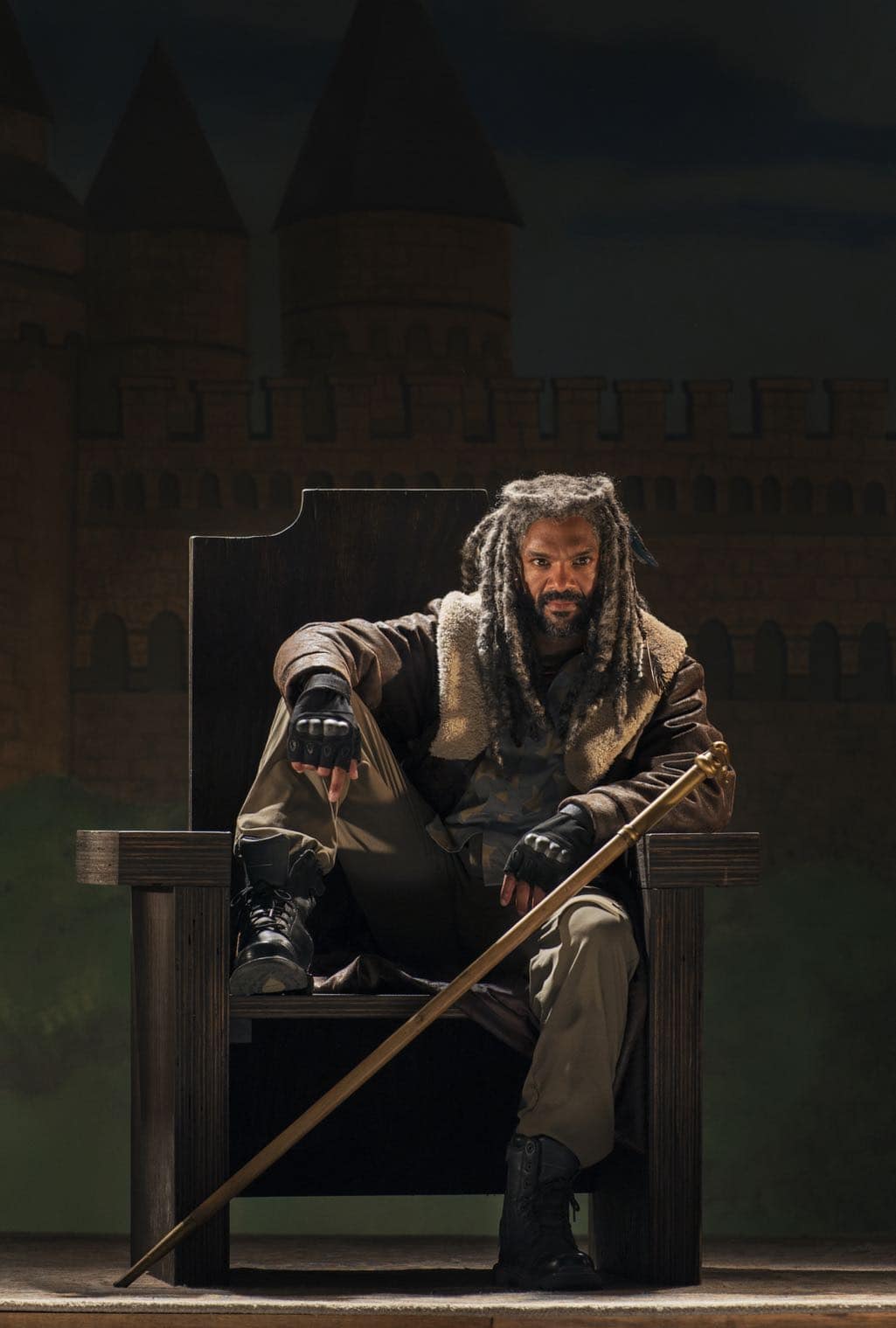 THE WALKING DEAD Season 7 Promo Photos 5 Khary Payton as Ezekiel - The Walking Dead _ Season 7, Episode 3 - Photo Credit: Gene Page/AMC