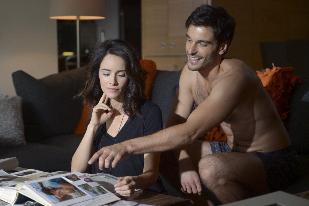 TIMELESS -- "Atomic City" Episode 102 -- Pictured: (l-r) Abigail Spencer as Lucy Preston, Daniel Di Tomasso as Noah -- (Photo by: Sergei Bachlakov/NBC)