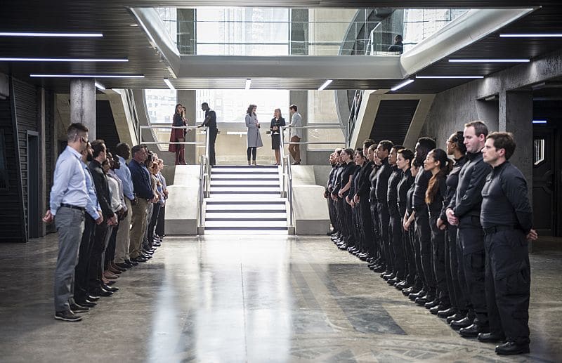 Supergirl -- "Welcome to Earth" -- Image SPG203c_0088 -- Pictured (L-R): Melissa Benoist as Kara/Supergirl, Chyler Leigh as Alex Danvers, David Harewood as Hank Henshaw, Lynda Carter as President Olivia Marsdin, and Jeremy Jordan as Winn Schott,-- Photo: Diyah Pera/The CW -- ÃÂ© 2016 The CW Network, LLC. All Rights Reserved