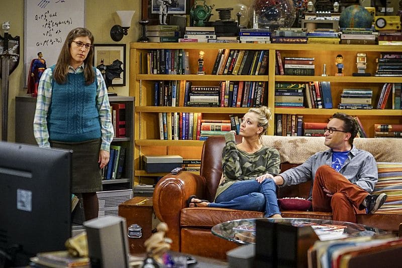 "The Hot Tub Contamination" -- Pictured: Amy Farrah Fowler (Mayim Bialik), Penny (Kaley Cuoco) and Leonard Hofstadter (Johnny Galecki). Leonard and Penny must separate a quarreling Sheldon and Amy when their cohabitation does not go as planned, and Sheldon threatens to break off their relationship when Amy refuses to adhere to the bathroom schedule. Also, Howard and Bernadette find unexpected guests at their house when they decide to stay home from a planned vacation, on THE BIG BANG THEORY, Monday, Oct. 17 (8:00-8:31 PM, ET/PT), on the CBS Television Network. Photo: Sonja Flemming/CBS é2016 CBS Broadcasting, Inc. All Rights Reserved. "The Hot Tub Contamination" -- Pictured: Amy Farrah Fowler (Mayim Bialik), Penny (Kaley Cuoco) and Leonard Hofstadter (Johnny Galecki). Leonard and Penny must separate a quarreling Sheldon and Amy when their cohabitation does not go as planned, and Sheldon threatens to break off their relationship when Amy refuses to adhere to the bathroom schedule. Also, Howard and Bernadette find unexpected guests at their house when they decide to stay home from a planned vacation, on THE BIG BANG THEORY, Monday, Oct. 17 (8:00-8:31 PM, ET/PT), on the CBS Television Network. Photo: Sonja Flemming/CBS é2016 CBS Broadcasting, Inc. All Rights Reserved.