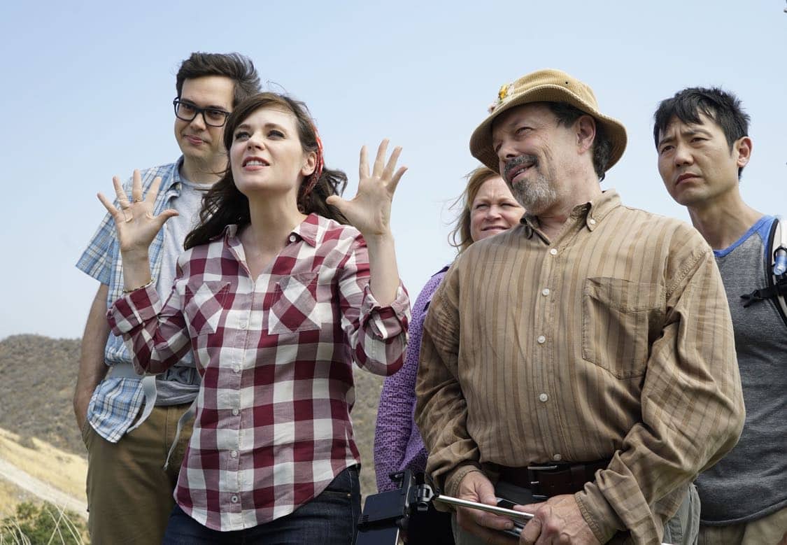 NEW GIRL: L-R: Guest star Nelson Franklin, Zooey Deschanel, guest star Becky Thyre, guest star Curtis Armstrong and guest star Rob Yang in the "Africa or Retractable S'mores Pole" episode of NEW GIRL airing Tuesday, Oct. 4 (8:30-9:00 PM ET/PT) on FOX. ©2016 Fox Broadcasting Co. Cr: Jennifer Clasen/FOX