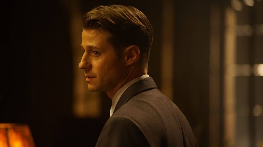 GOTHAM: Ben McKenzie in the "Mad City: Beware the Green-Eyed Monster” episode of GOTHAM airing Monday, Nov. 28 (8:00-9:01 PM ET/PT) on FOX. Cr: Jeff Neumann/FOX.