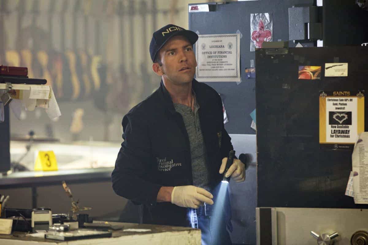 "Swift Silent Deadly" -- A highly credentialed and skilled special ops marine sends Pride and the NCIS team on a city-wide manhunt after he assaults six men in a bar, on NCIS: NEW ORLEANS, Tuesday, March 14 (9:00-10:00, ET/PT) on the CBS Television Network. Pictured: Lucas Black as Special Agent Christopher LaSalle Photo: Sam Lothridge/CBS ©2017 CBS Broadcasting, Inc. All Rights Reserved