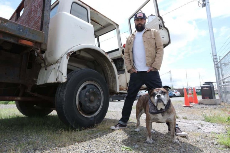 EXCLUSIVE ANIMAL CRIBS Sneak Peek Clip Seat42F