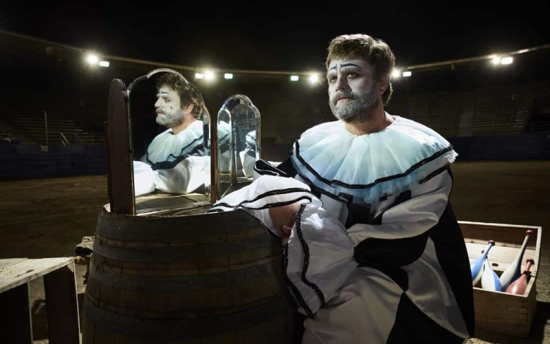 BASKETS Renewed For A Fourth Season On FX SEAT42F