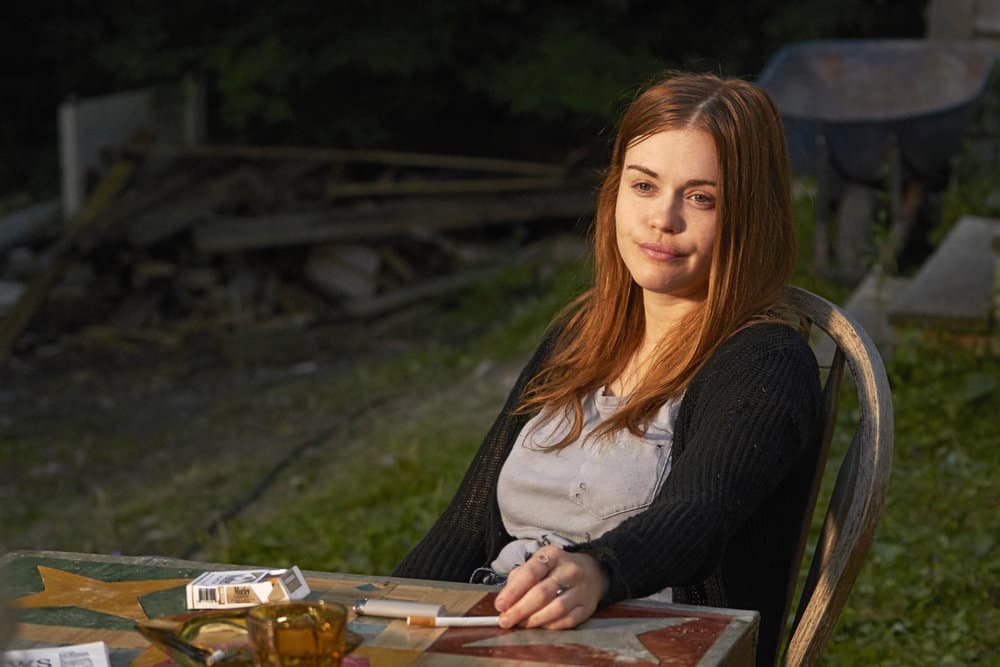 CHANNEL ZERO: BUTCHER'S BLOCK -- "Insidious Onset" Episode 301 -- Pictured: Holland Roden as Zoe Woods -- (Photo by: Allen Fraser/Syfy) CHANNEL ZERO: BUTCHER'S BLOCK -- "Insidious Onset" Episode 301 -- Pictured: Holland Roden as Zoe Woods -- (Photo by: Allen Fraser/Syfy)