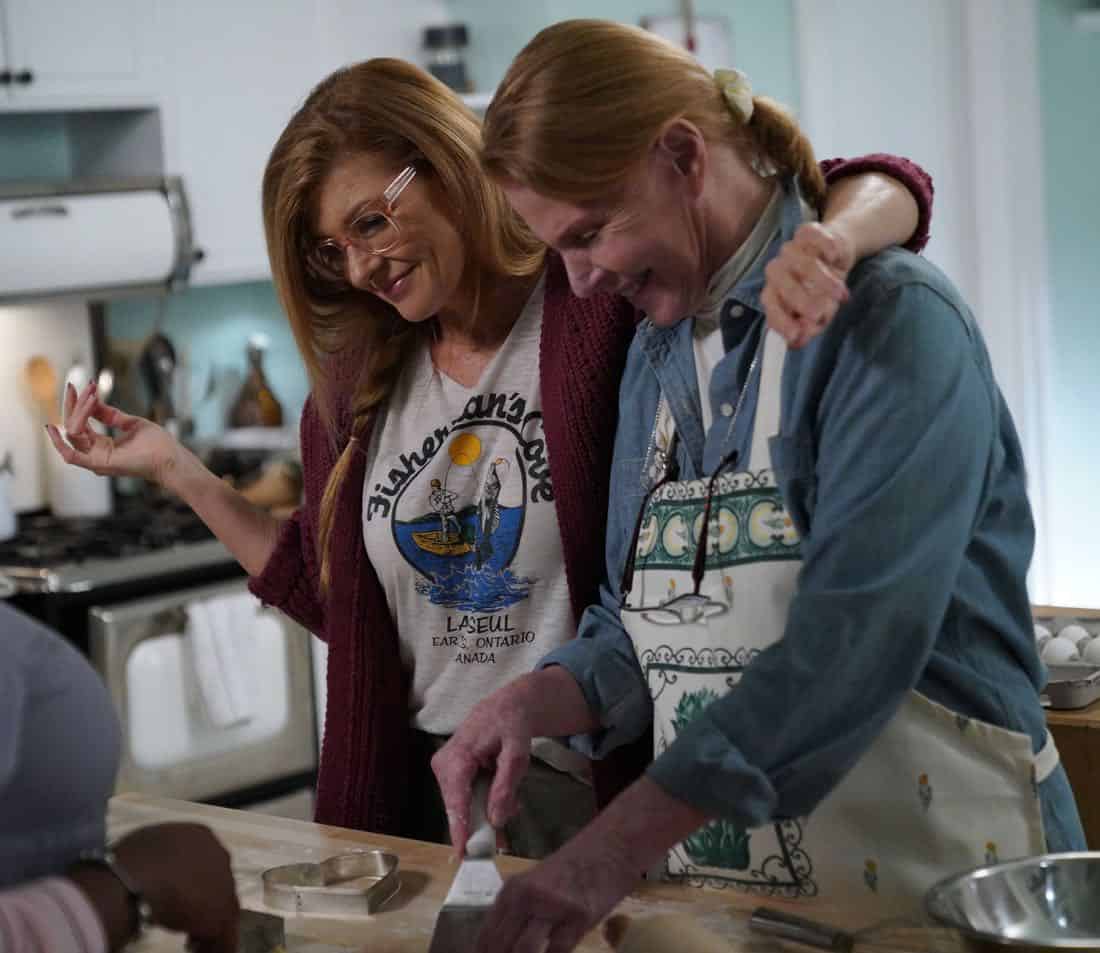 9-1-1: L-R: Connie Britton and Mariette Hartley in the all-new “Heartbreaker” episode of 9-1-1 airing Wednesday, Feb. 7 (9:00-10:00 PM ET/PT) on FOX. CR: FOX. © 2018 FOX Broadcasting. 9-1-1: L-R: Connie Britton and Mariette Hartley in the all-new “Heartbreaker” episode of 9-1-1 airing Wednesday, Feb. 7 (9:00-10:00 PM ET/PT) on FOX. CR: FOX. © 2018 FOX Broadcasting.