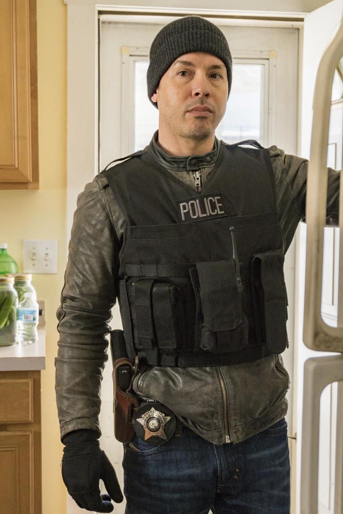 CHICAGO P.D. Season 5 Episode 17 Photos Breaking Point 3 CHICAGO P.D. -- "Breaking Point" Episode 517 -- Pictured: Jon Seda as Antonio Dawson -- (Photo by: Matt Dinerstein/NBC)