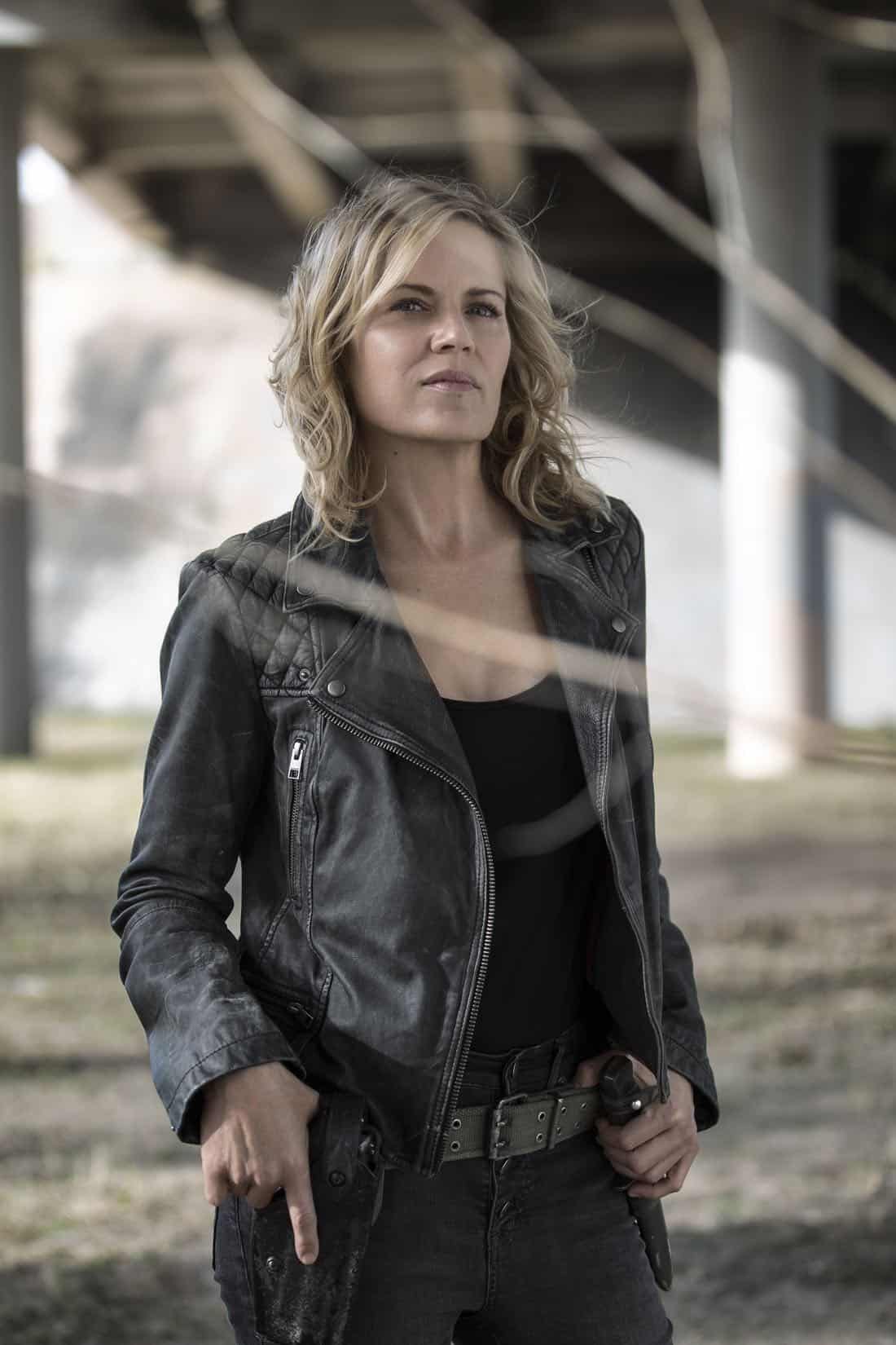 FEAR THE WALKING DEAD Season 4 Candid Portraits 6 Kim Dickens as Madison Clark - Fear the Walking Dead _ Season 4, Gallery - Photo Credit: Elizabeth Weinberg/AMC