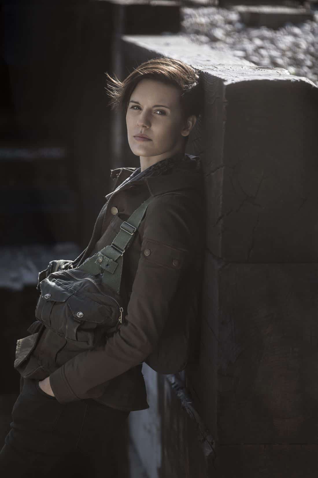 FEAR THE WALKING DEAD Season 4 Candid Portraits 8 Maggie Grace as Althea - Fear the Walking Dead _ Season 4, Gallery - Photo Credit: Elizabeth Weinberg/AMC