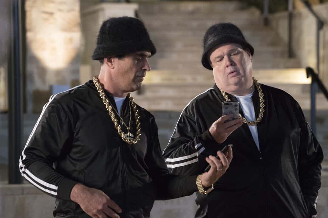 Modern Family Episode 16 Season 9 Wine Weekend 08