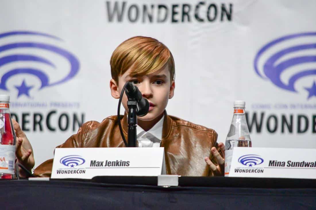 Lost In Space Netflix WonderCon 2018 Cast 48